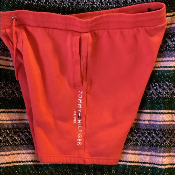 Tommy Hilfiger drawstring sweatshort,pockets,SZ L-Salmon color - Picture 1 of 3
